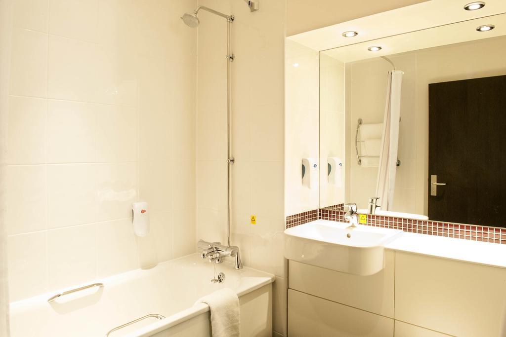 Premier Inn Dunfermline Exteriér fotografie